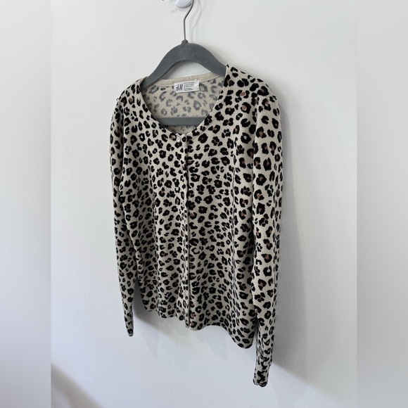 H&M Girl’s Animal Print Button-Down Sweater Cardigan - Size US 6-8Y - Picture 8 of 8